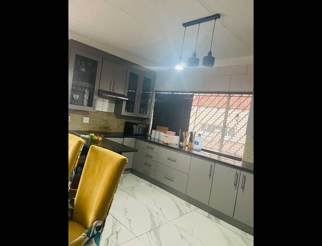 3 BEDROOM HOUSE TO LET IN TASBET PARK